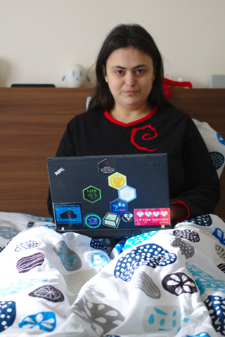 pajamas_set/debian_pajama_worn-tmb.jpg